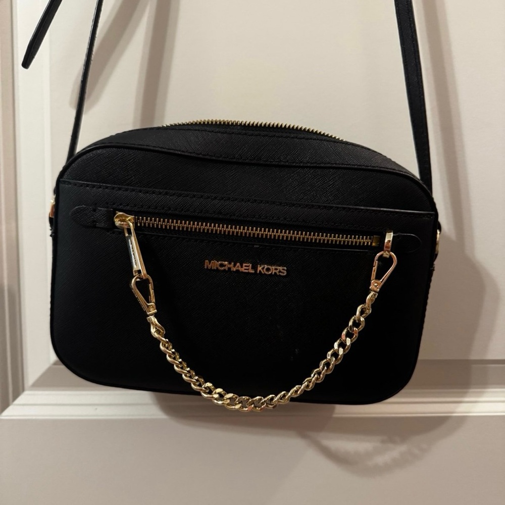 ❌SOLD❌Michael Kors Black Crossbody Bag